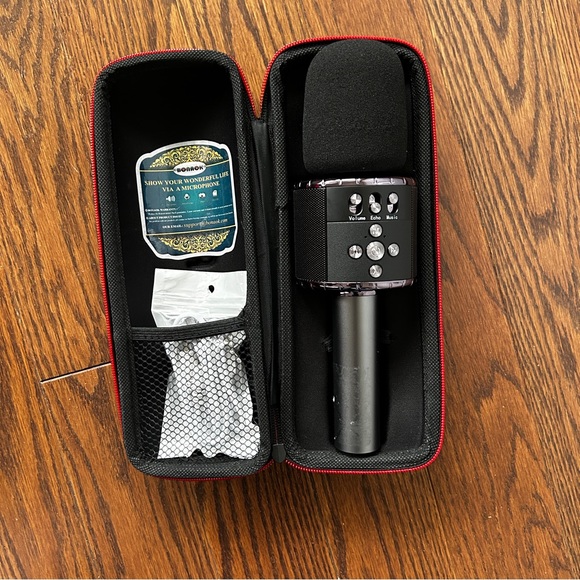 Bonaok Bluetooth Wireless Singing Karaoke Microphone - Picture 7 of 9